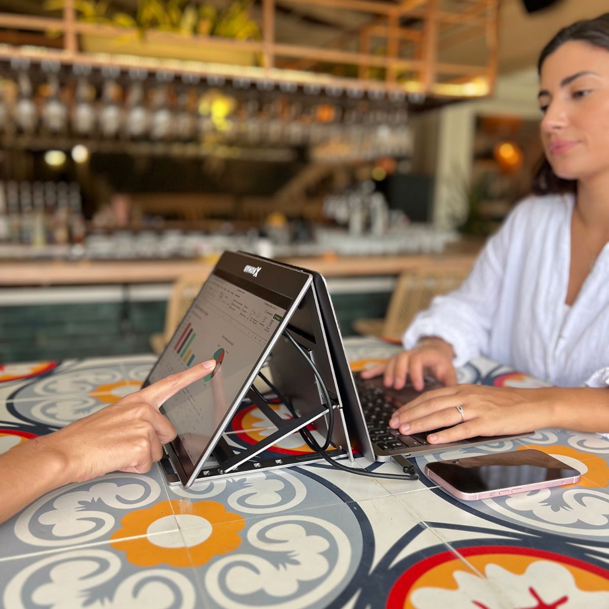 X2 Plus® Mono Écran Portable 15,6" - Gain de place & Ergonomie